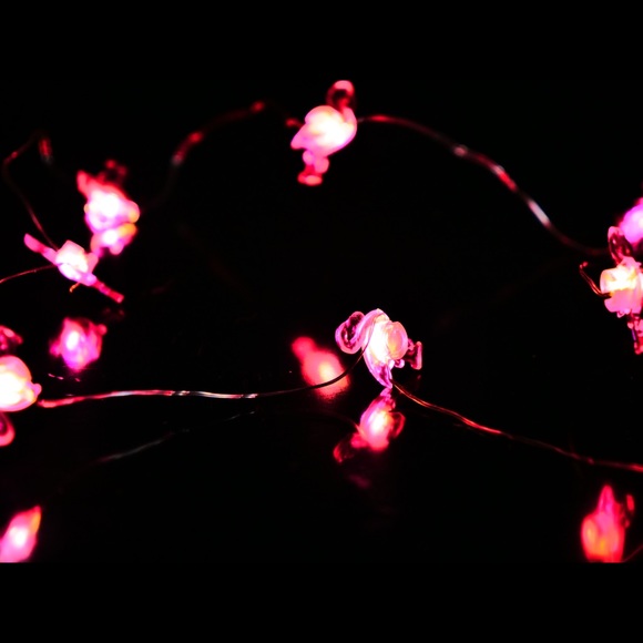 Trendy LED flamingo party light strand decor - Picture 2 of 4